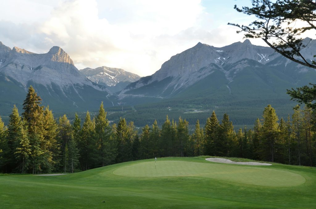 VENUES-Golf course in mountains